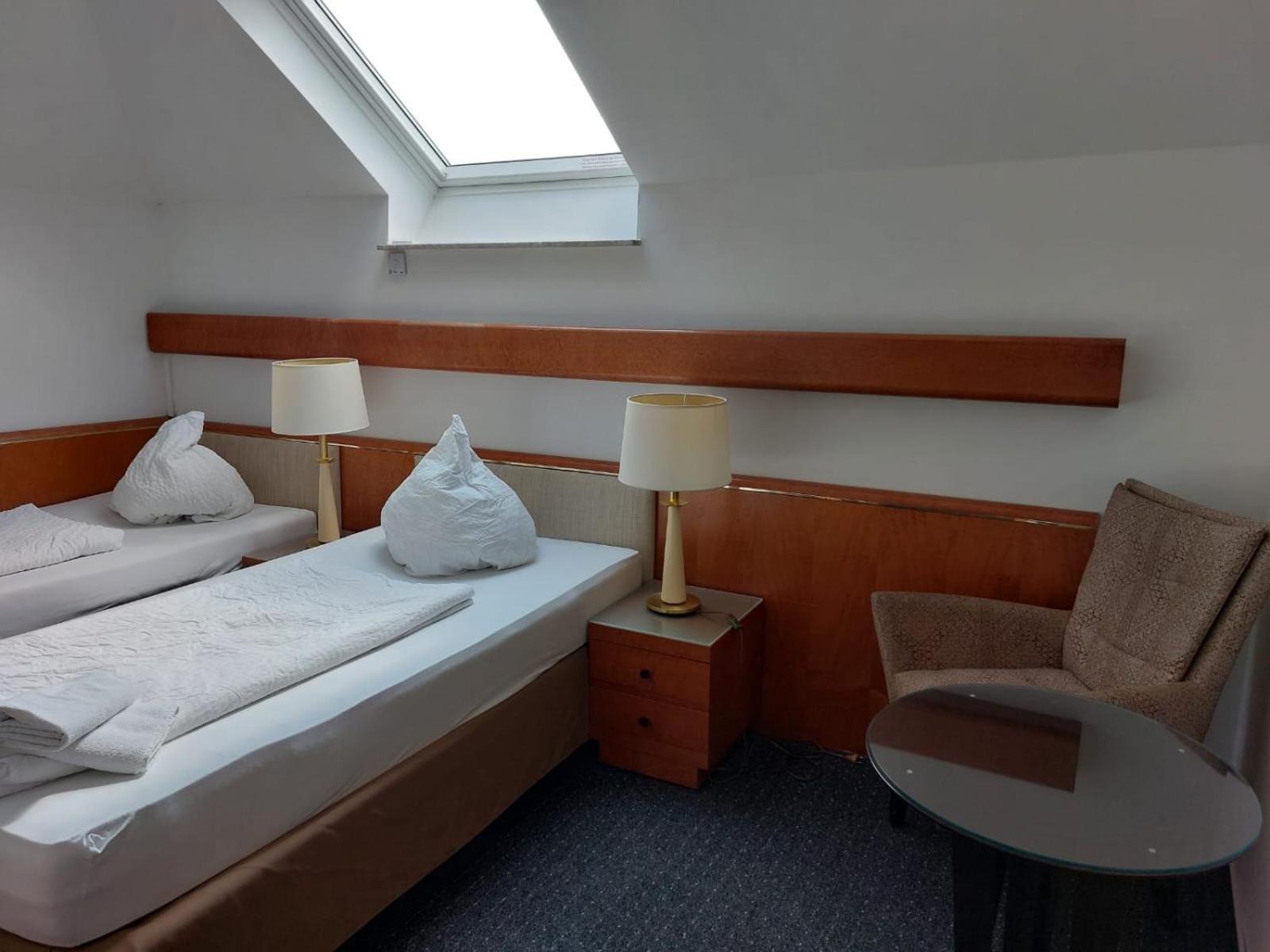 Hotel Gaestezimmer Gasthof Becker Wulfrath Exteriér fotografie