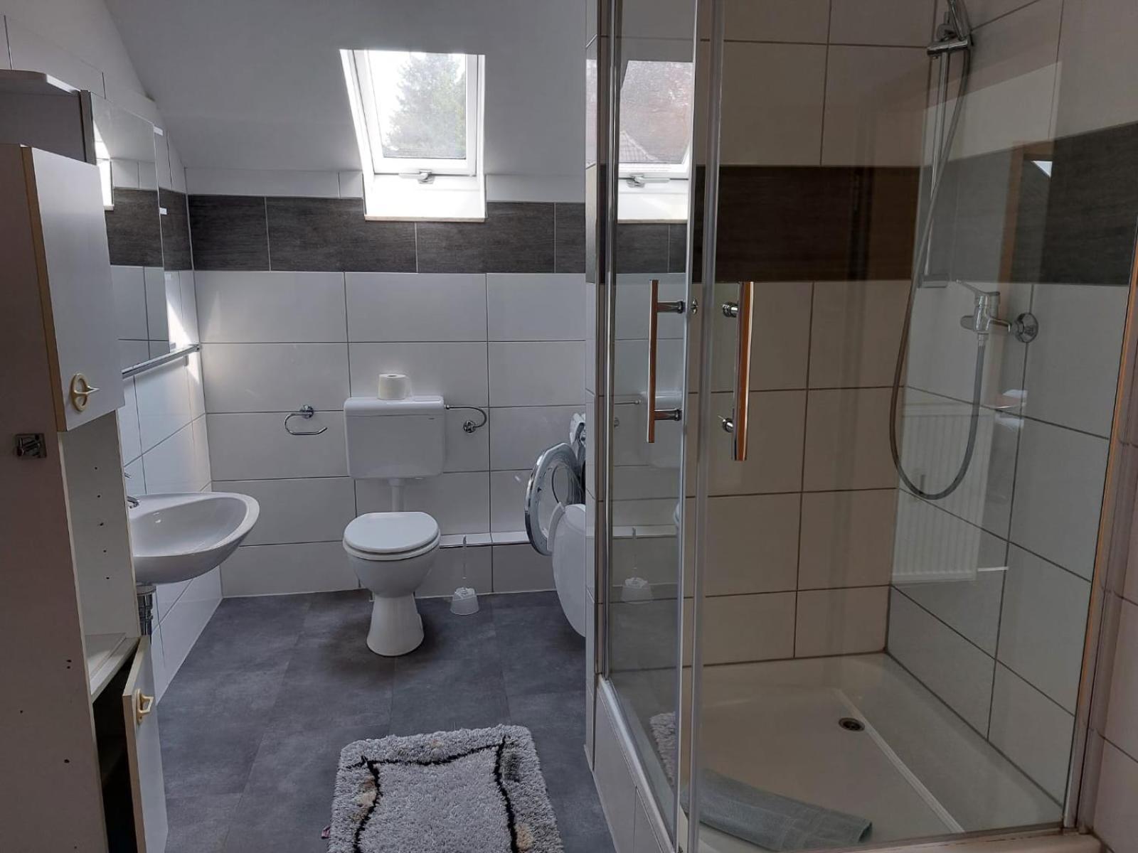 Hotel Gaestezimmer Gasthof Becker Wulfrath Exteriér fotografie